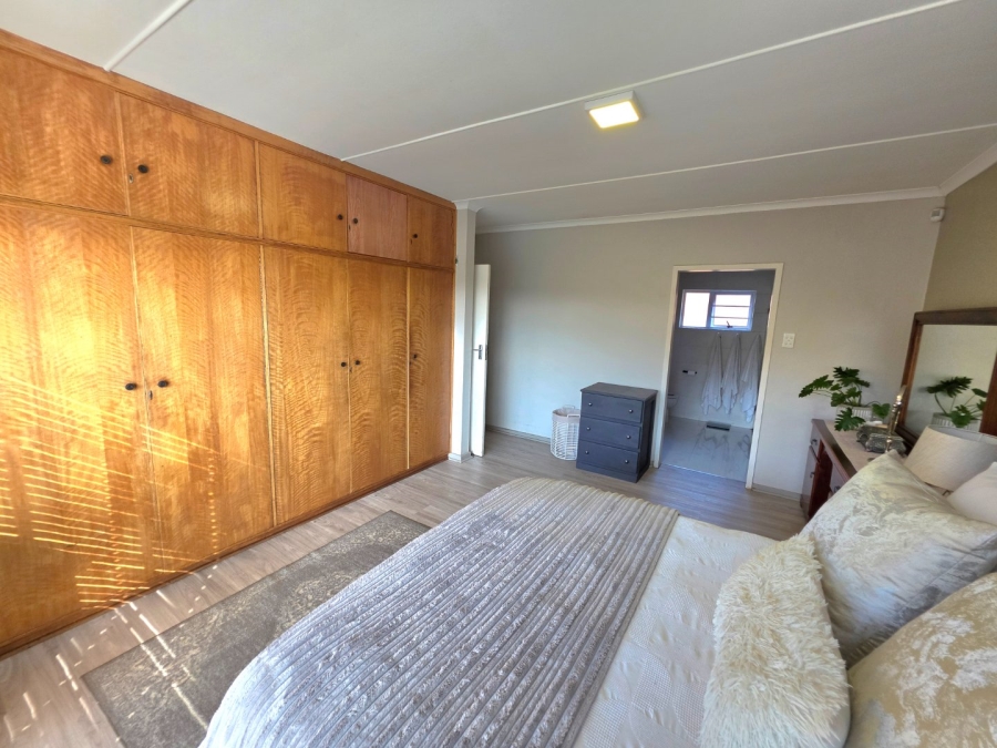 5 Bedroom Property for Sale in Panorama Free State